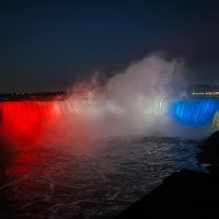 Slapovi Niagare u bojama hrvatske zastave na Dan državnosti