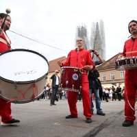 Bubnjari na Dolcu u Zagrebu isprovocirali glasnim sviranjem sudionike misnog slavlja