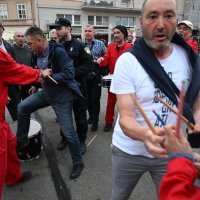Bubnjari na Dolcu u Zagrebu isprovocirali glasnim sviranjem sudionike misnog slavlja