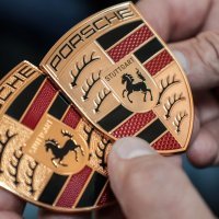 Porsche modernizirao grb