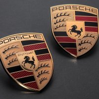 Porsche modernizirao grb