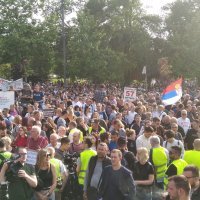 Beograd: Tisuće građana na ulicama na prosvjedu pod nazivom 'Srbija protiv nasilja'