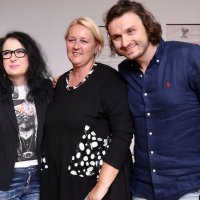 Vesna Dragojević na promociji romana s refrenima Oliverovih hitova