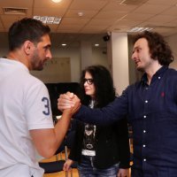 Vesna Dragojević na promociji romana s refrenima Oliverovih hitova