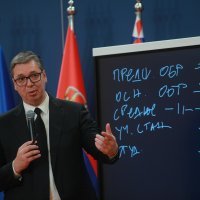Brnabić i Vučić obratili su se javnosti