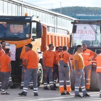 Radnici tvrtke Ceste Šibenik jutros započeli sa štrajkom