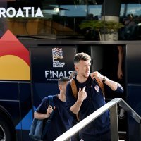 Dolazak hrvatske nogometne reprezentacije u hotel u Rotterdamu