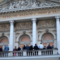 Zoran Milanović na domjenku na balkonu riječkog kazališta