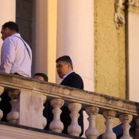 Zoran Milanović na domjenku na balkonu riječkog kazališta