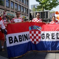 Navijači u gradu prije utakmice Hrvatske i Nizozemske