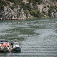 Tegljenje njemačkog broda iz Nacionalnog parka Krka