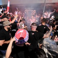 Hrvatski navijači kod stadiona