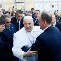 Papa Franjo izašao iz bolnice