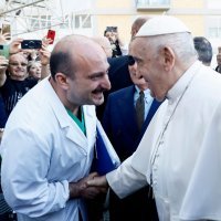 Papa Franjo izašao iz bolnice