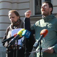 Ivan Pernar podnosi kaznene prijave zbog posvajanja djece u Zambiji