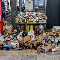 Smeće na ulicama Pariza