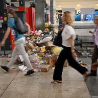 Smeće na ulicama Pariza