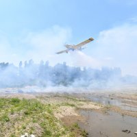 Oporovec: Pokazna vježba gašenja požara uz pomoć Air Tractora koji koristi vodeni gel