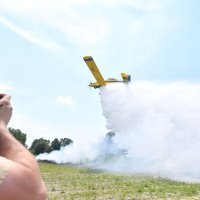 Oporovec: Pokazna vježba gašenja požara uz pomoć Air Tractora koji koristi vodeni gel