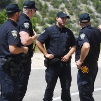 Policija u Pakovom Selu blokirala cestu prema mjestu pada mađarskog helikoptera