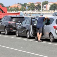 Počele su gužve u trajektnoj luci Gaženica