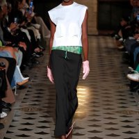 AWAKE: 'Hide' sandale