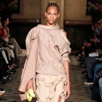 AWAKE: 'Hide' sandale