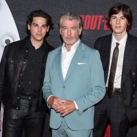 Pierce Brosnan sa sinovima