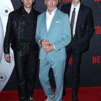 Pierce Brosnan sa sinovima