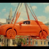 Šef Fiata 'zaronio' u bazen s bojom s novim 600e