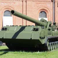 2S7 koristi top kalibra 203 milimetara