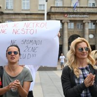Protuprosvjed moliteljima na zagrebačkom Trgu bana Jelačića