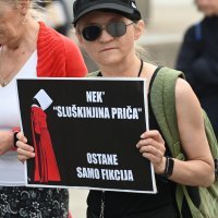 Protuprosvjed moliteljima na zagrebačkom Trgu bana Jelačića