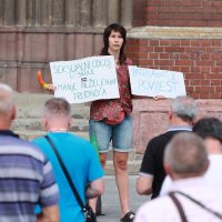 Žena se suprotstavila moliteljima u Osijeku