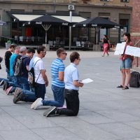 Žena se suprotstavila moliteljima u Osijeku