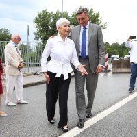 Jadranka Kosor i Borut Pahor na granici između Jurovskog Broda i Metlike