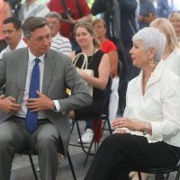 Jadranka Kosor i Borut Pahor na granici između Jurovskog Broda i Metlike