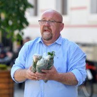 Drele dijelio grincajg na prosvjedu protiv obrane od tuče