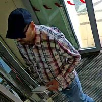 Policija traži pomoć građana u prepoznavanju muškarca s fotografije