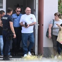 Privođenje muškarca kojeg se sumnjiči da je prijetio Plenkoviću