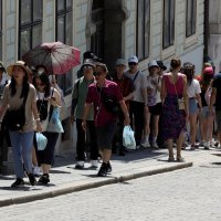 Građani i turisti u Zagrebu traže osvježenje od velikih vrućina