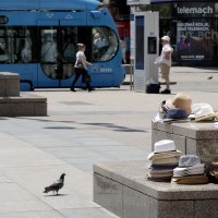 Građani i turisti u Zagrebu traže osvježenje od velikih vrućina