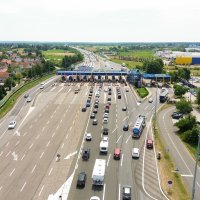 Zagreb: Pogled iz zraka na gužve kod naplatne postaje Lučko