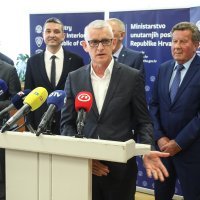 Konferencija za medije o sigurnim 'car meetovima'
