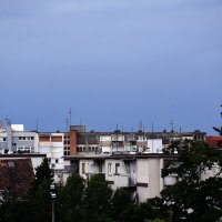 Sisak: Tamni oblaci iznad grada najvljuju kišu