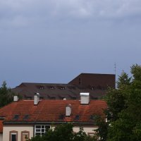 Sisak: Tamni oblaci iznad grada najvljuju kišu