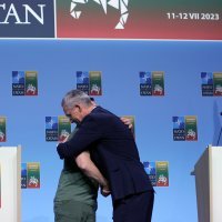 Jens Stoltenberg i Volodimir Zelenski