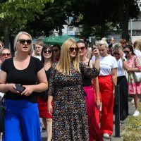 Pravosudni službenici pred zgradom NSK