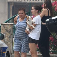 Jak vjetar otežava gašenje požara koji je planuo kod Grebaštice, kanaderi i air tractori u akciji, evakuiraju se kuće