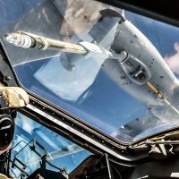 Nadopuna gorivom transportnog aviona C-17 putem zračne cisterne tipa KC-64 tijekom vježbe MG23